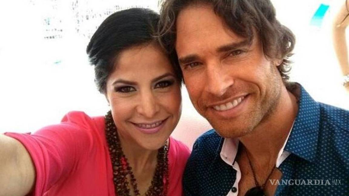 Alcaldesa panista causa polémica por 'selfie' con Sebastián Rulli