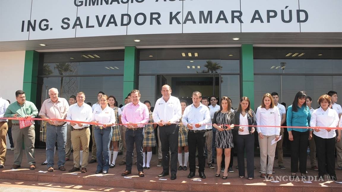 Gobernador inaugura gimnasio Salvador Kamar Apud en Monclova