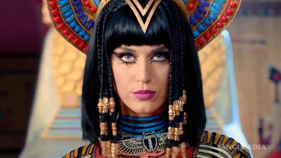 Katy Perry sorprende como Cleopatra en 'Dark Horse'