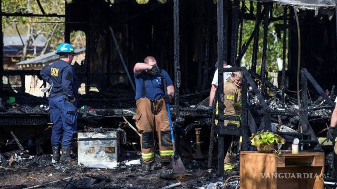 Mueren cinco niños al incendiarse su casa móvil en Texas