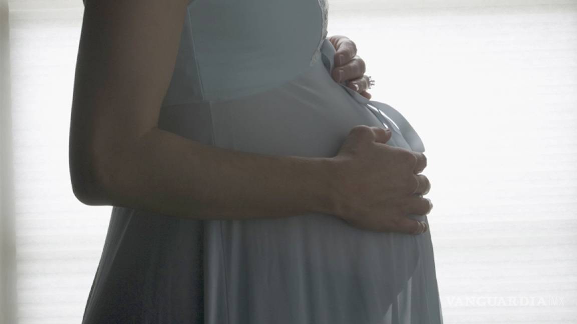 Embarazos disparan riesgo de deserción escolar