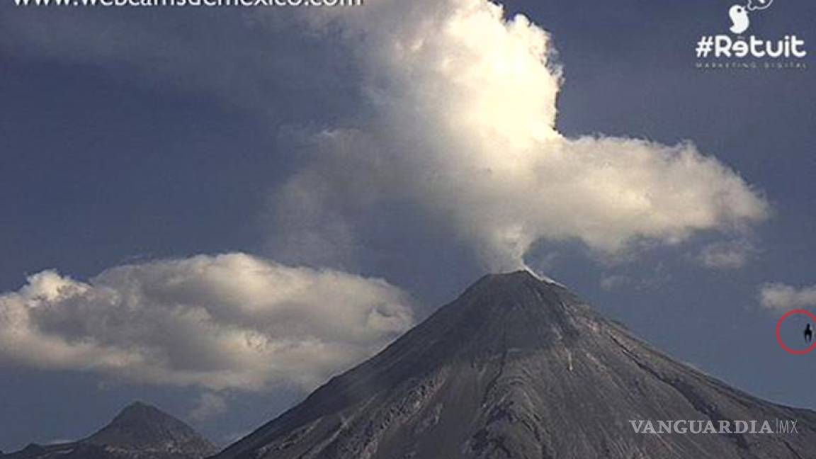 Captan objeto volador en medio de explosión en el Volcán de Colima