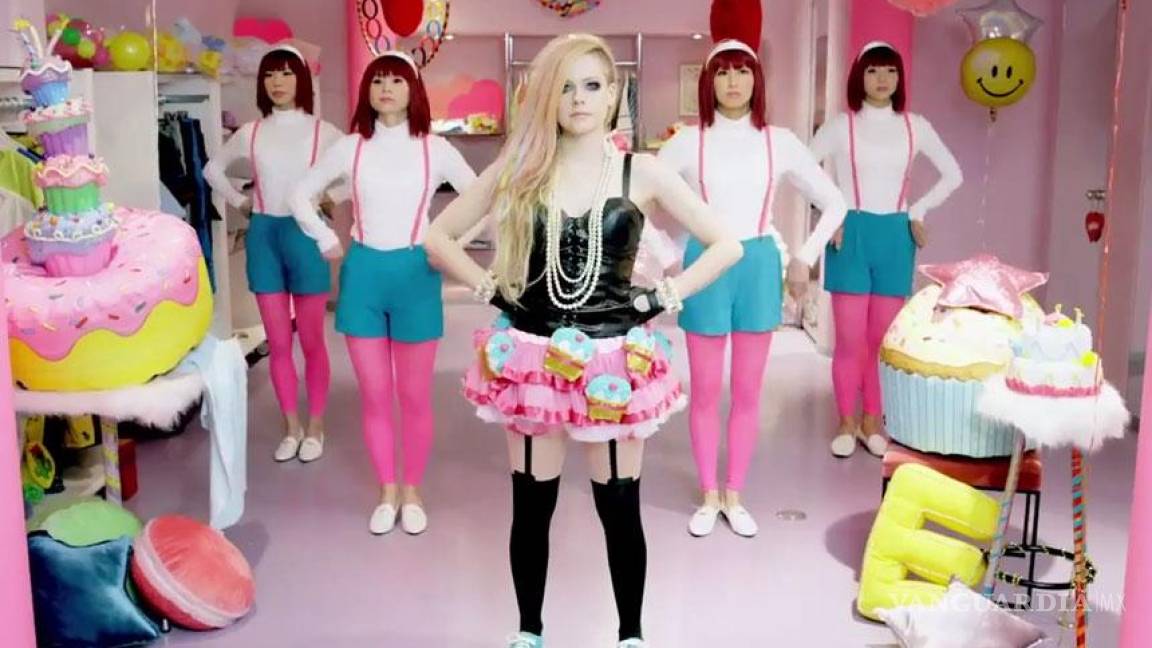 Lavigne se defiende de acusaciones de racismo