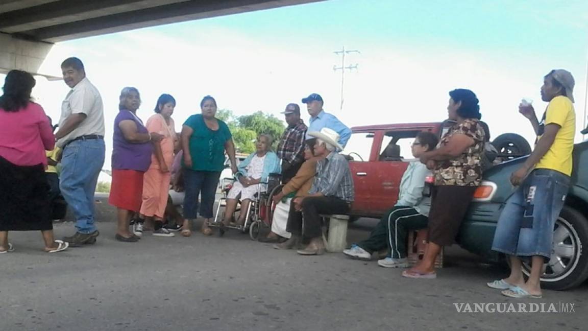 Ejidatarios de Matamoros exigen pago de terrenos afectados en carretera