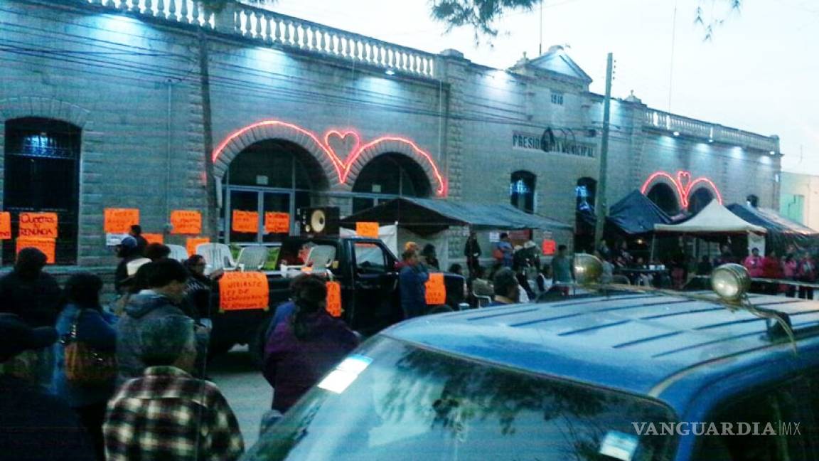 Ciudadanos de San Buena realizan caravana contra el alcalde