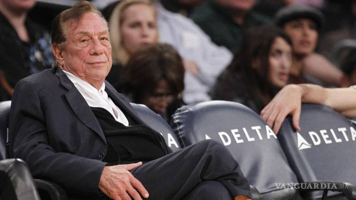 Accede Sterling a vender los Clippers