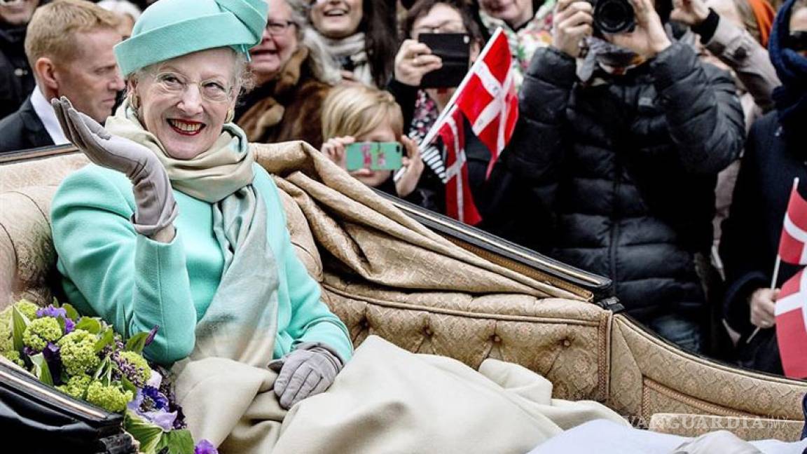 Celebran los daneses los 75 años de su reina