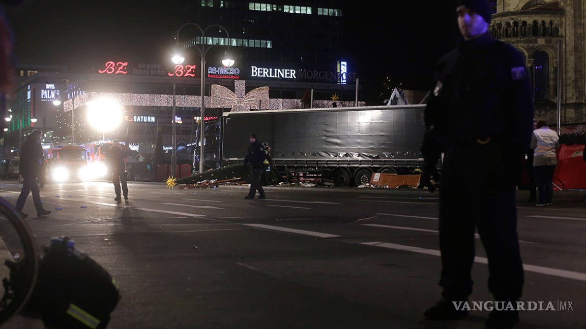 Sube a 12 los muertos tras atropello masivo en mercado navideño en Berlín