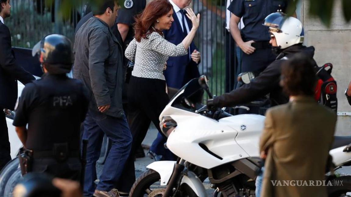Cristina Fernández niega corrupción y denuncia &quot;maniobra político-judicial&quot;
