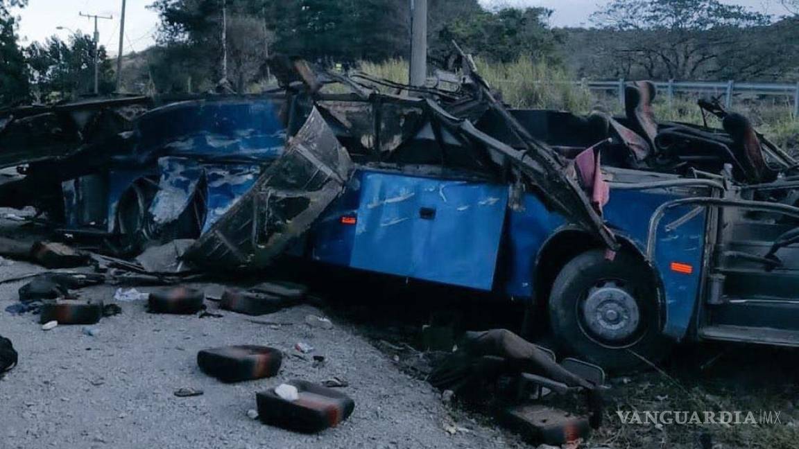 Autobús choca y mueren 39 migrantes, en Panamá
