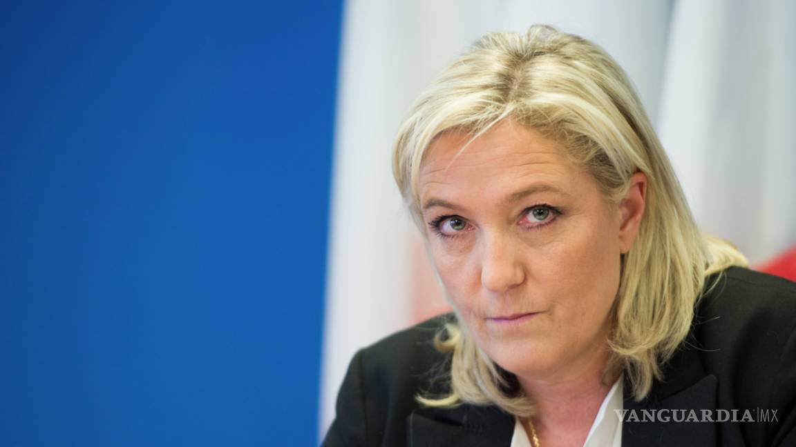 Deja Le Pen la presidencia del Frente Nacional