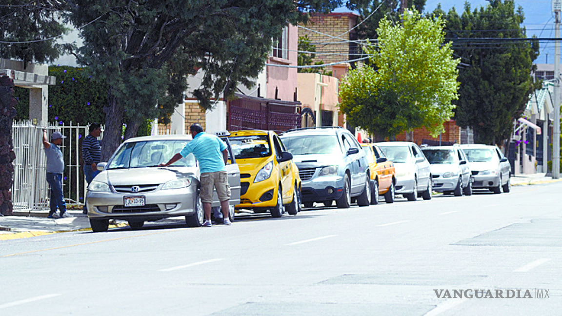 Regidora critica que Ayuntamiento de Saltillo cobre verificación vehicular