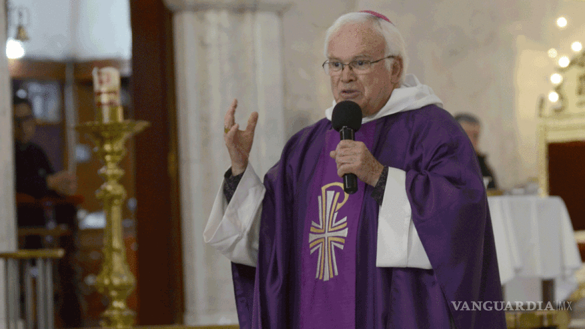 Celebra Obispo de Saltillo 72 años de vida