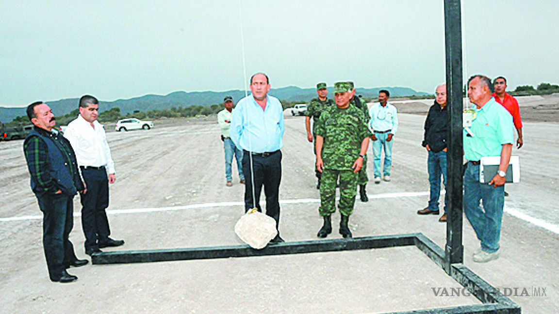 Supervisa Gobernador avances de mega cuartel en Coahuila