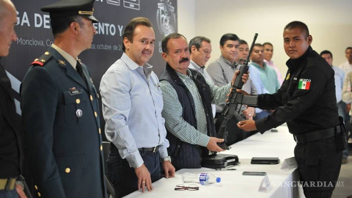 Entregan equipo y armamento a elementos de Fuerza Coahuila en Monclova