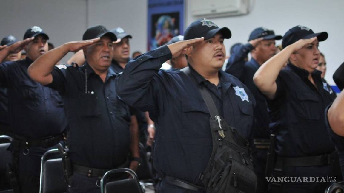 Entregan apoyos a elementos policiacos de Monclova
