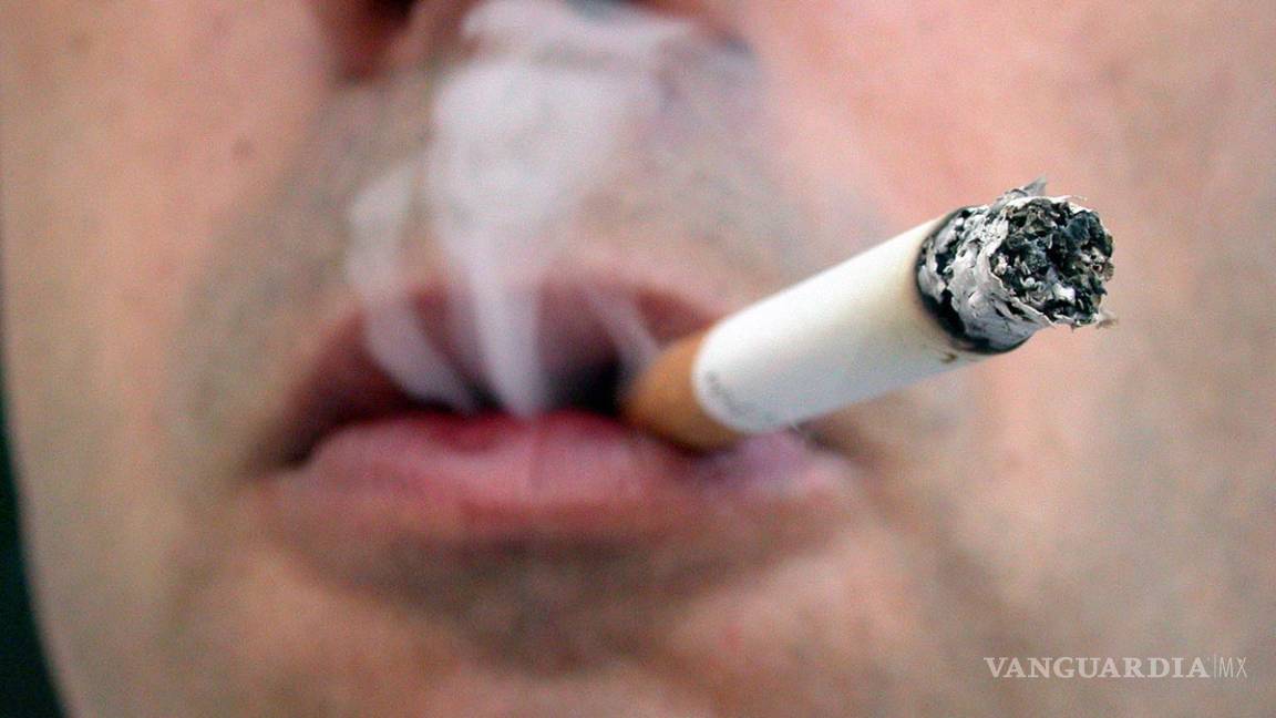 Mexicanos fuman 2.6 cajas de cigarros más al mes en 2016