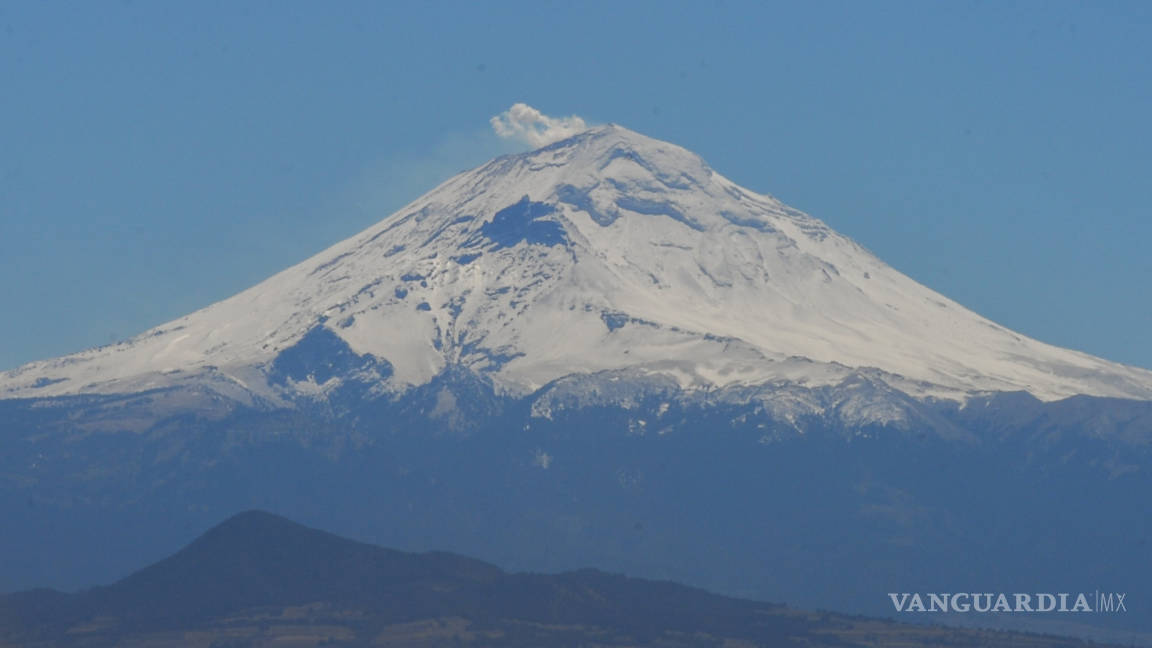 Popocatépetl emite columna de gas de mil 800 metros