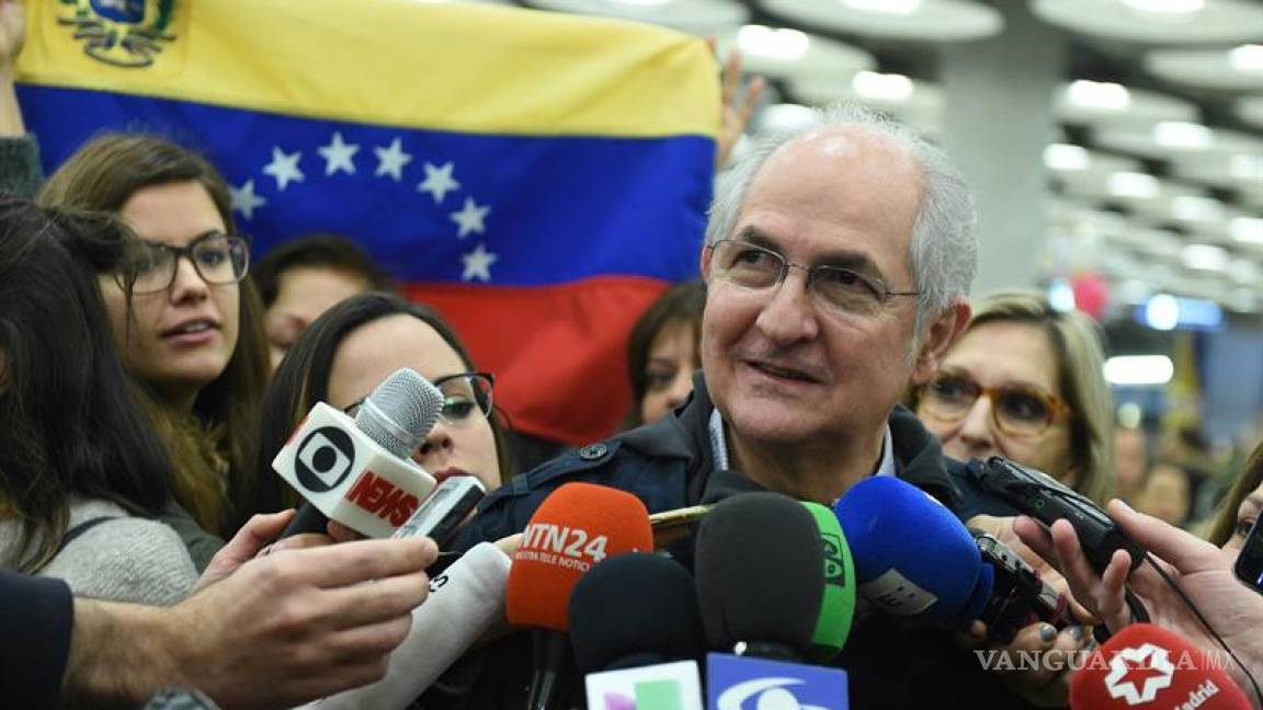 Tras huir de Caracas, Antonio Ledezma llega a Madrid