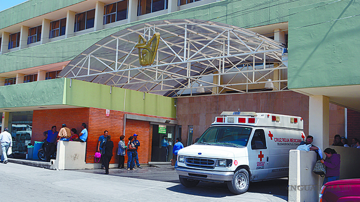 Mujer se avienta de camioneta tras discutir con su esposo; muere en hospital de Saltillo