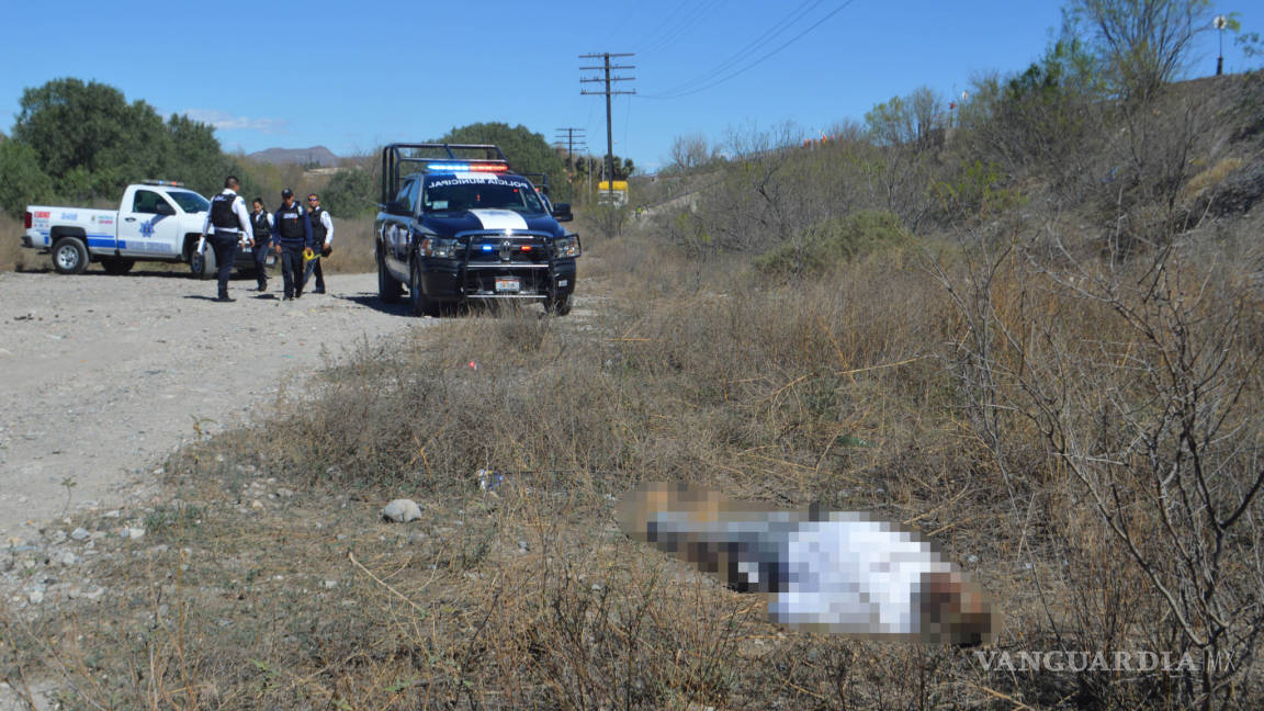 Encuentran cadáver empleados de vías ferroviarias en predio baldío en Saltillo