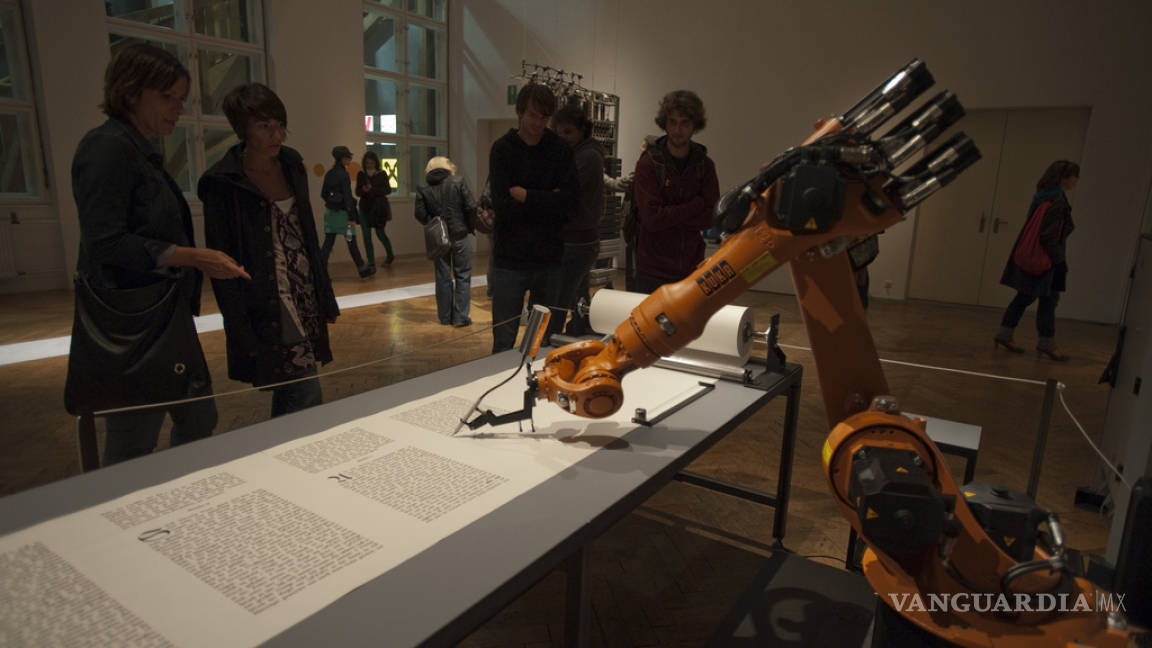 Revoluciona robot escritor la Feria del Libro de Fráncfort