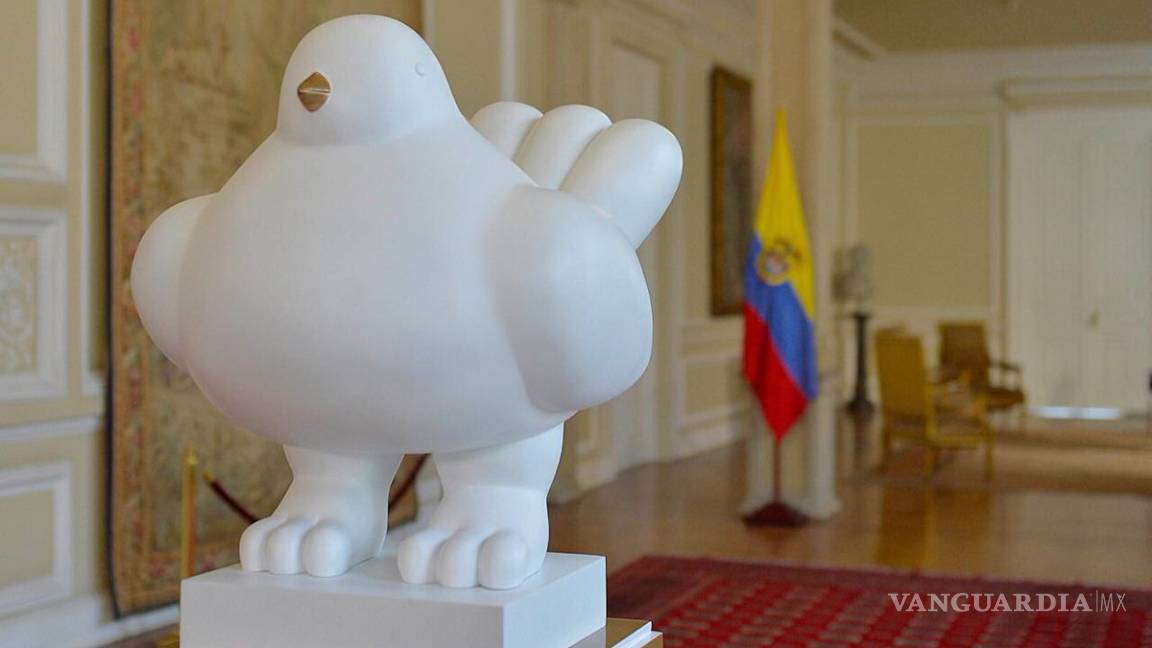 El escultor Botero regala a Colombia una &quot;Paloma de la paz&quot;