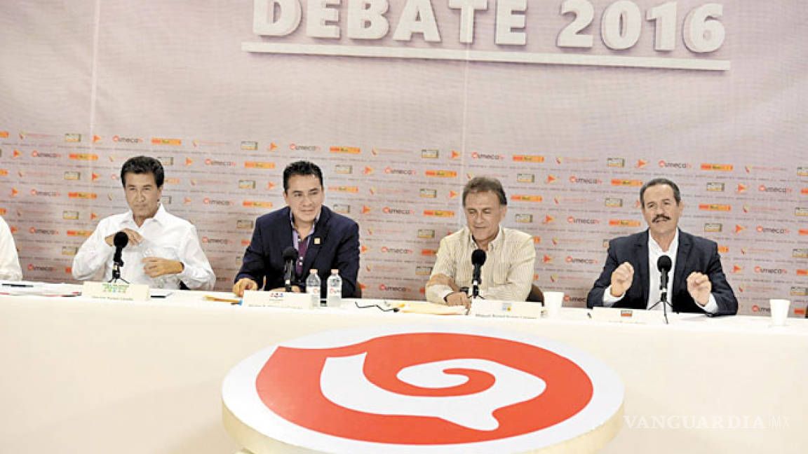 Chocan candidatos de Veracruz en debate