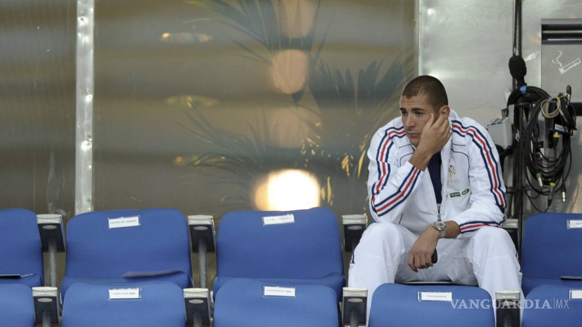 Benzema ya está en Madrid y Florentino lo apoya