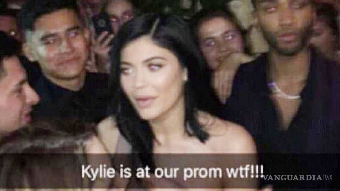Una chica lo rechazó, entonces Kylie Jenner lo acompañó al baile de graduación