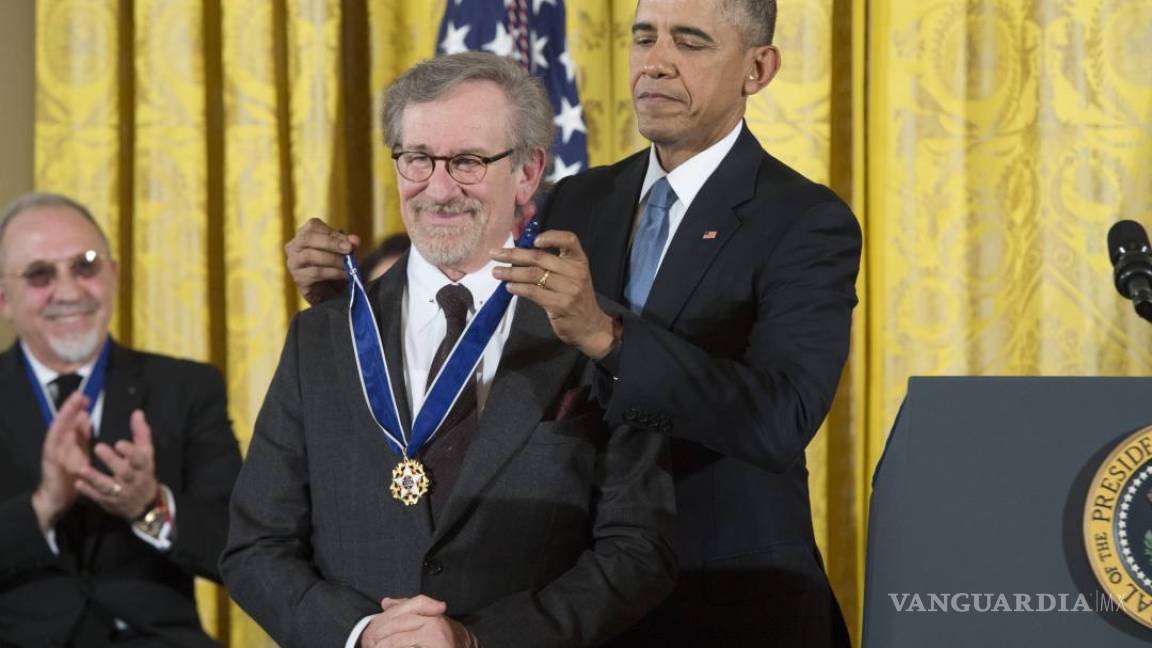 Obama entrega Medalla Presidencial a Spielberg