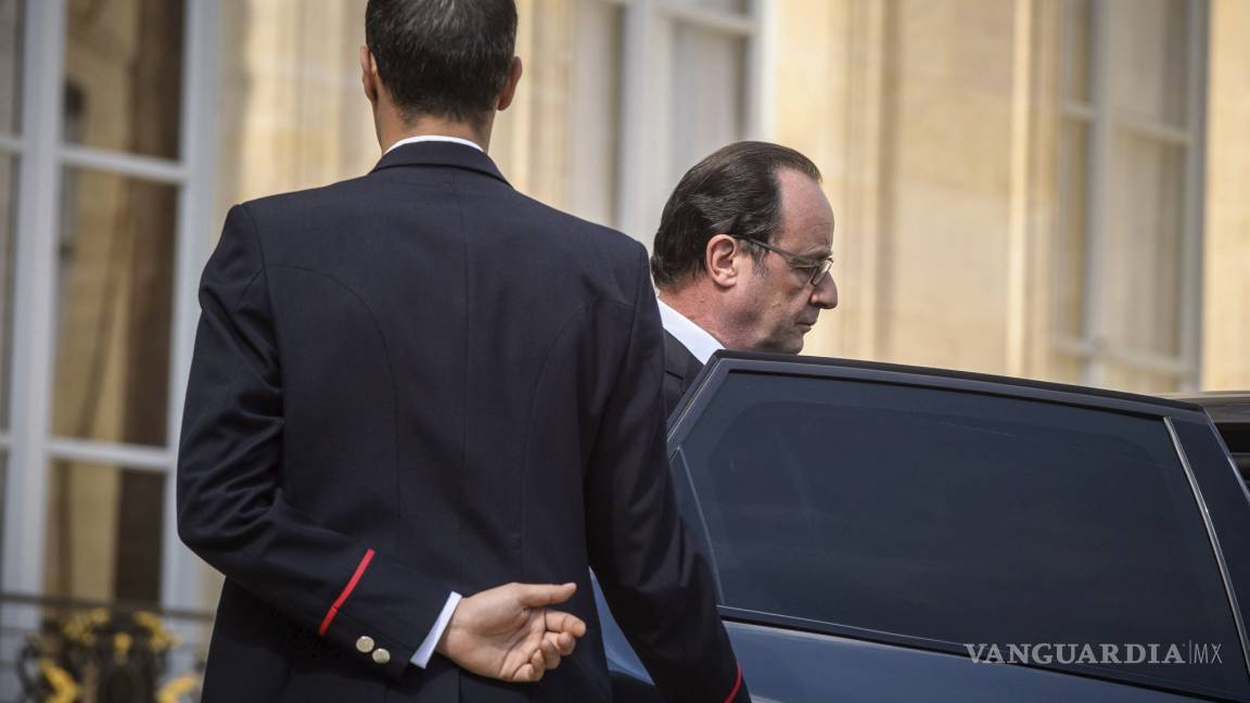 Hollande llega a Niza para visitar a víctimas de masacre; declara tres días de luto