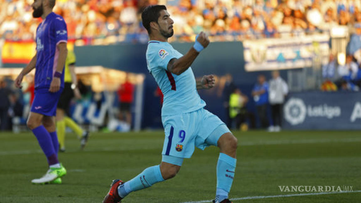 Suárez le da el triunfo al Barcelona