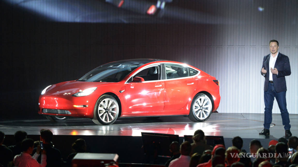Tesla presenta el Model 3, con el que quiere revolucionar el mercado