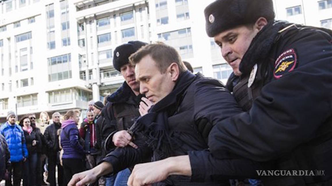 Sentencian a 15 días de cárcel a Alexei Navalny, opositor ruso, por las protestas en Moscú