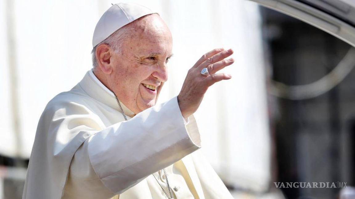 El papa Francisco autoriza la bendición de parejas del mismo sexo, pero.... no las considera matrimonio