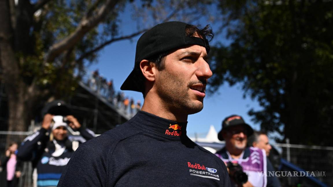 Daniel Ricciardo, quien buscaba reemplazar a Checo Pérez en RB, recibe ultimátum de Helmut Marko