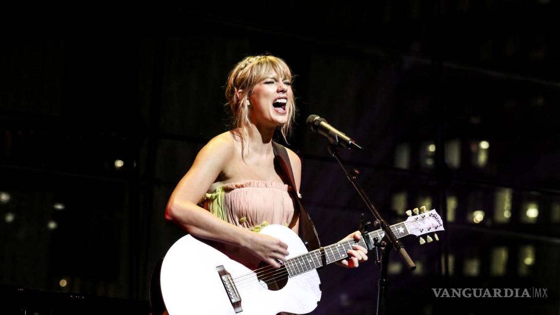 Taylor Swift destrona a Elvis Presley de la lista de Billboard