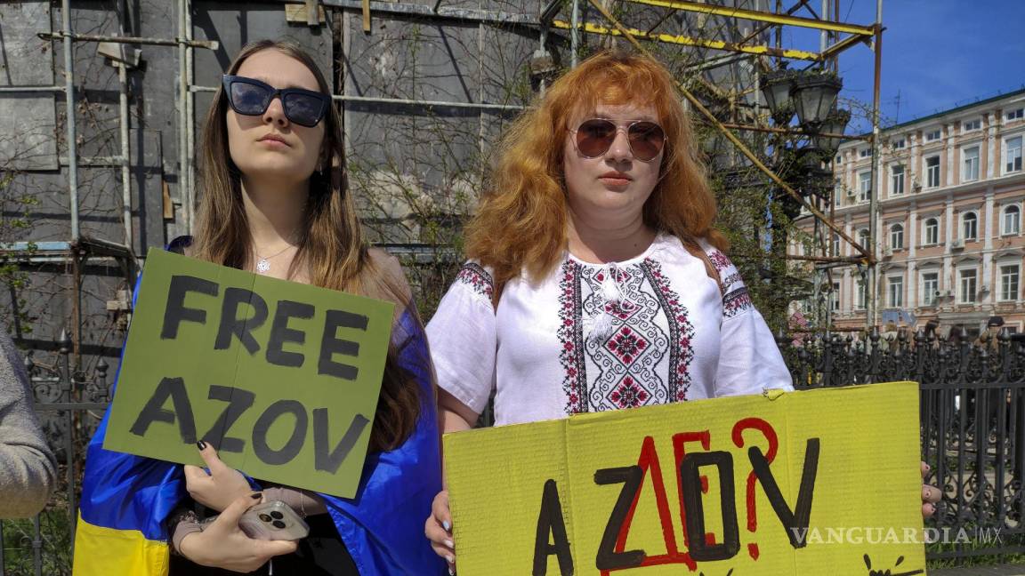 Así es el drama de las familias de Azov: sin noticia de los cautivos y con la certeza de torturas