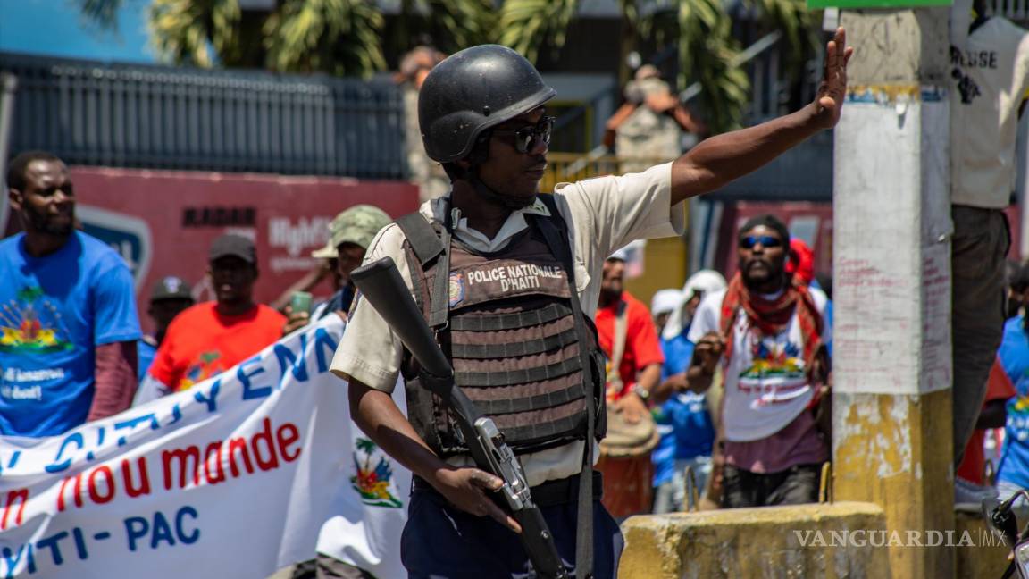 Hombres armados atacan Palacio Nacional de Haití ante pugna entre pandillas