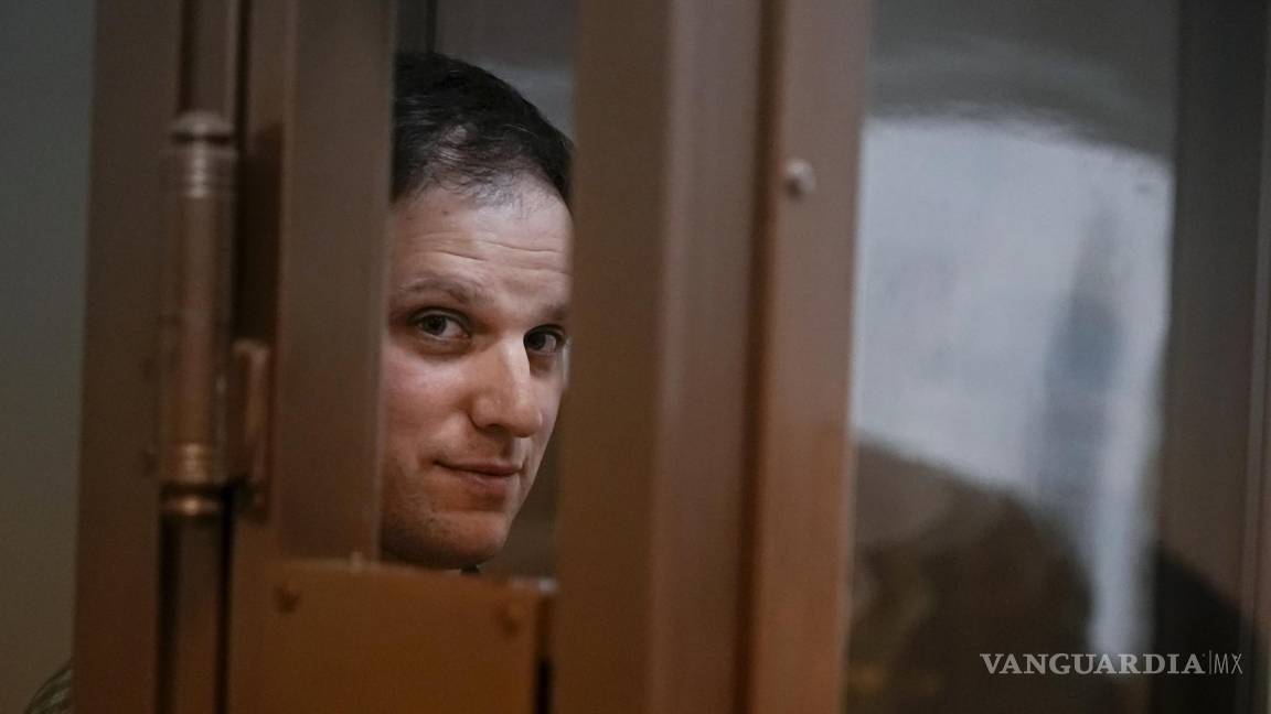Extiende tribunal ruso arresto de reportero del Wall Street Journal