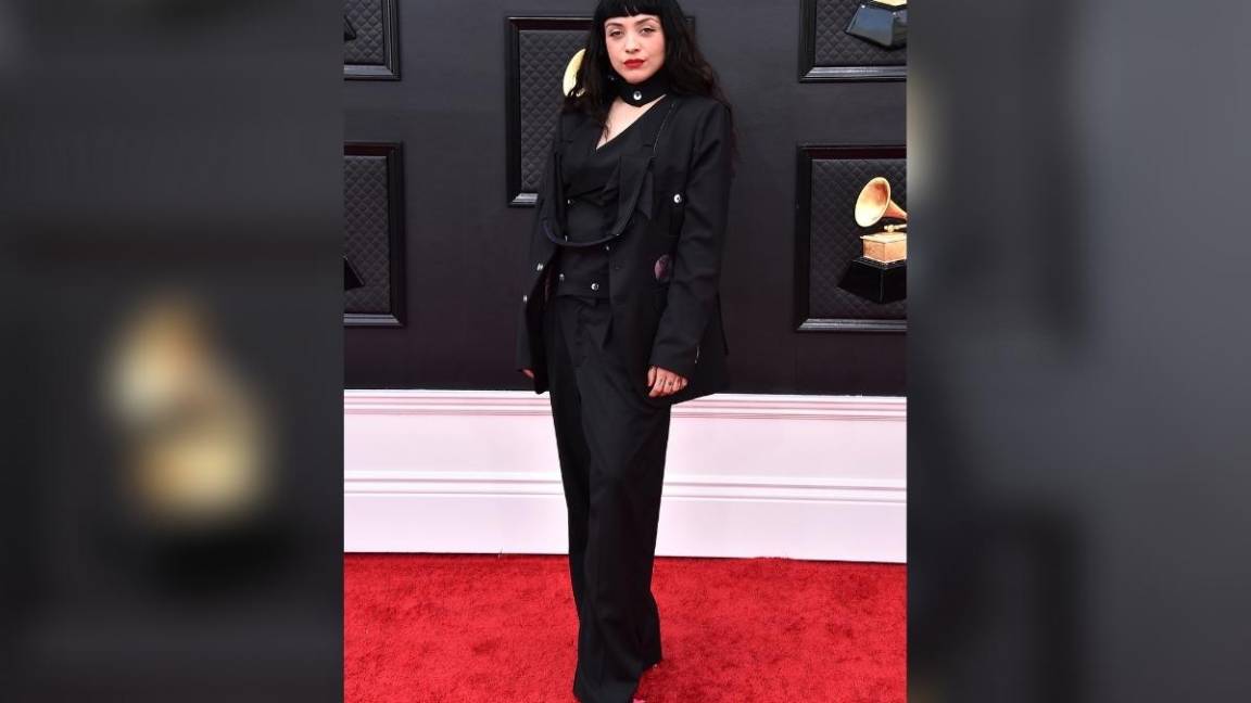 La chilena Mon Laferte lució un traje diseñado por la firma mexicana Sánchez Kane. $!La chilena Mon Laferte lució un traje diseñado por la firma mexicana Sánchez Kane.