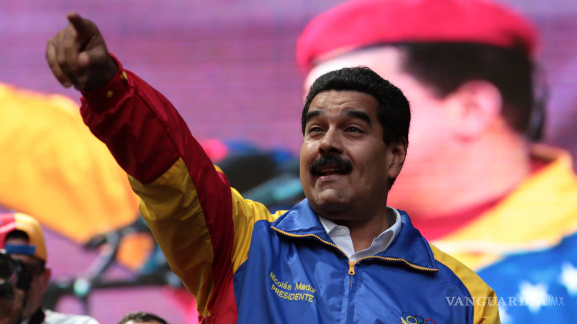 “Menos mal que no se le cayó un jabón”: Nicolás Maduro se burla de joven que protestó desnudo