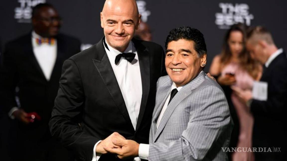 Maradona hace las paces con la FIFA
