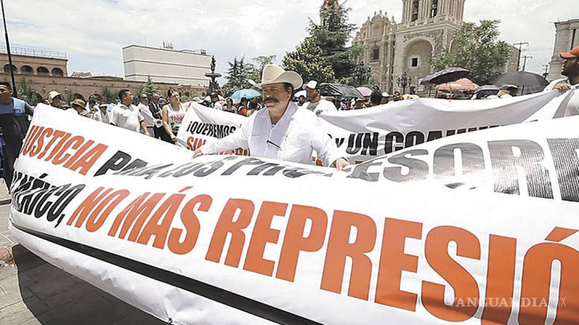 Corren a Armando Guadiana de protesta contra la reforma educativa