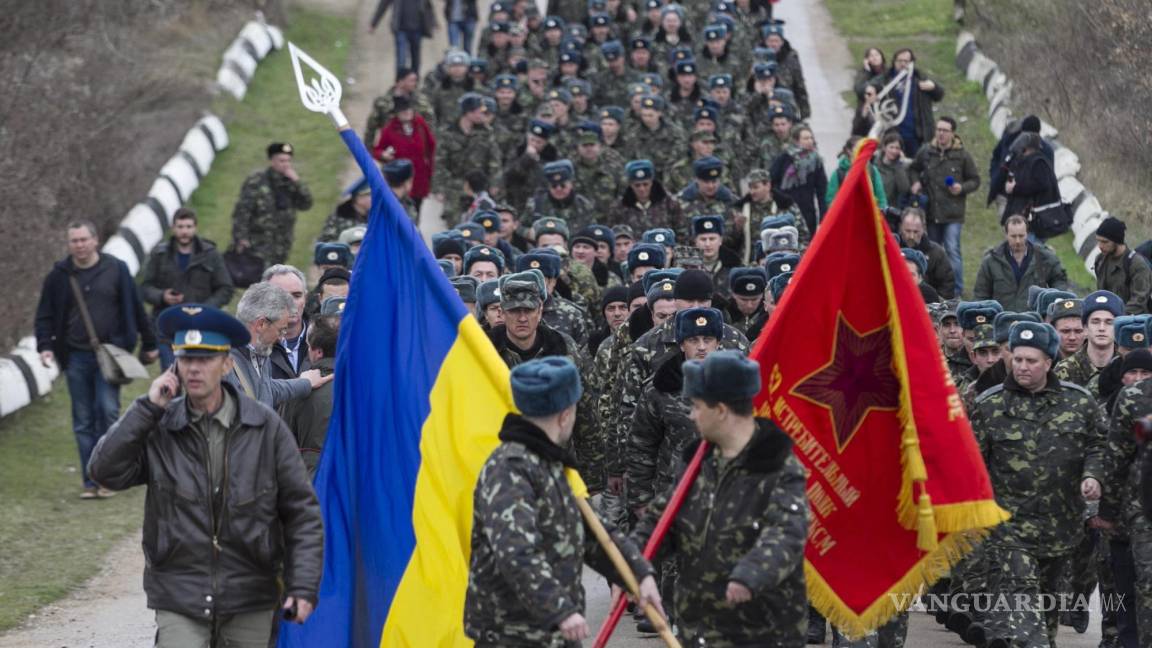 Ucrania pone tropas en la frontera de Crimea