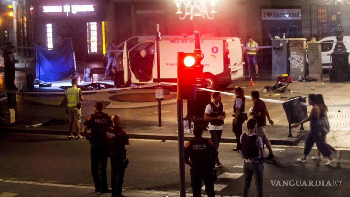 Suman 13 muertos y 100 heridos por atentado del Estado Islámico en Barcelona