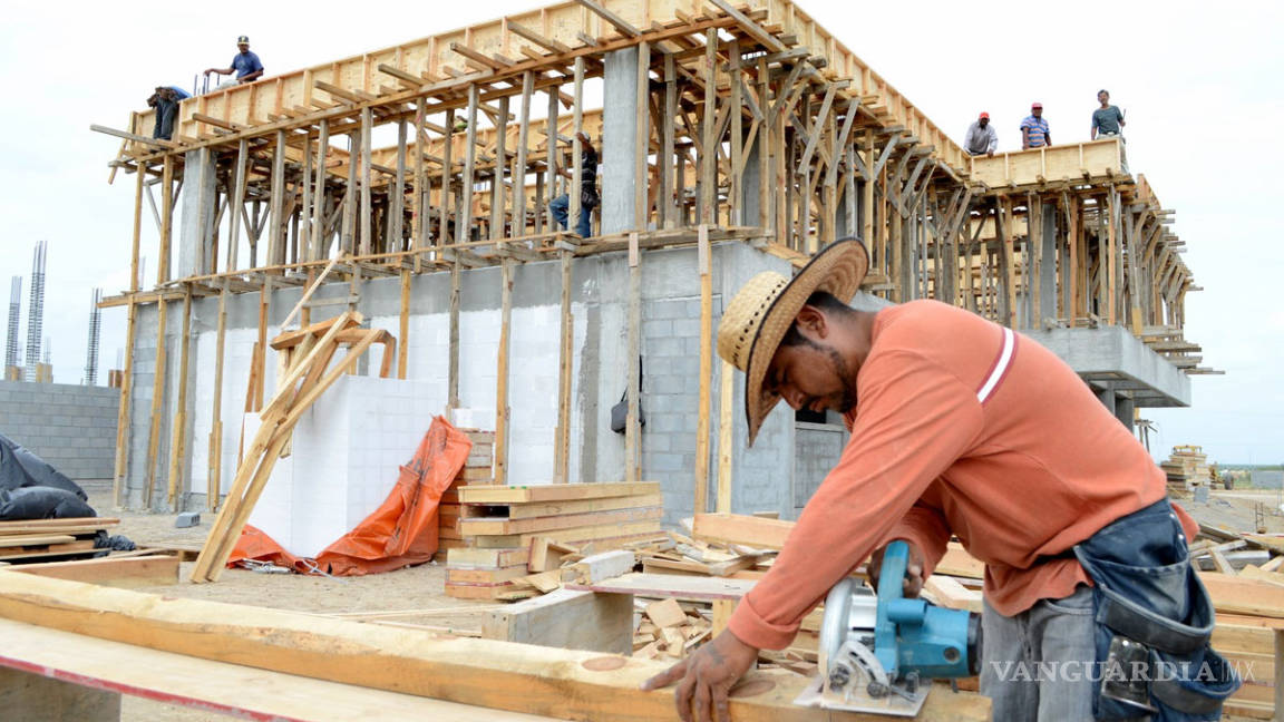 Devaluación encarece hasta 8% el precio de viviendas: constructores
