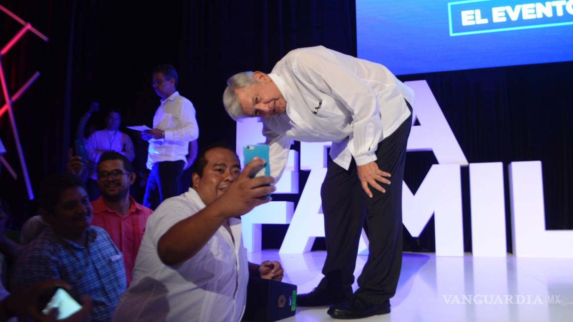 Critican políticos declaración 3de3 de López Obrador