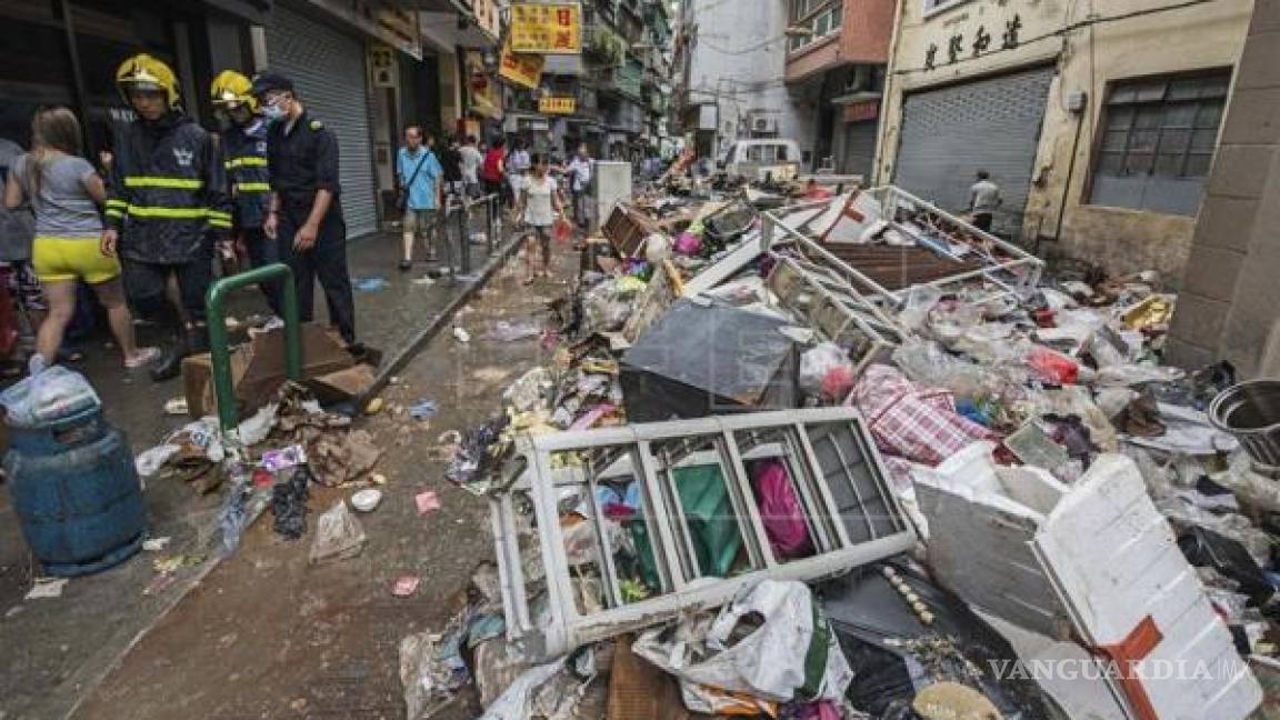 Azota China el tifón más fuerte de la temporada; deja al menos 12 muertos